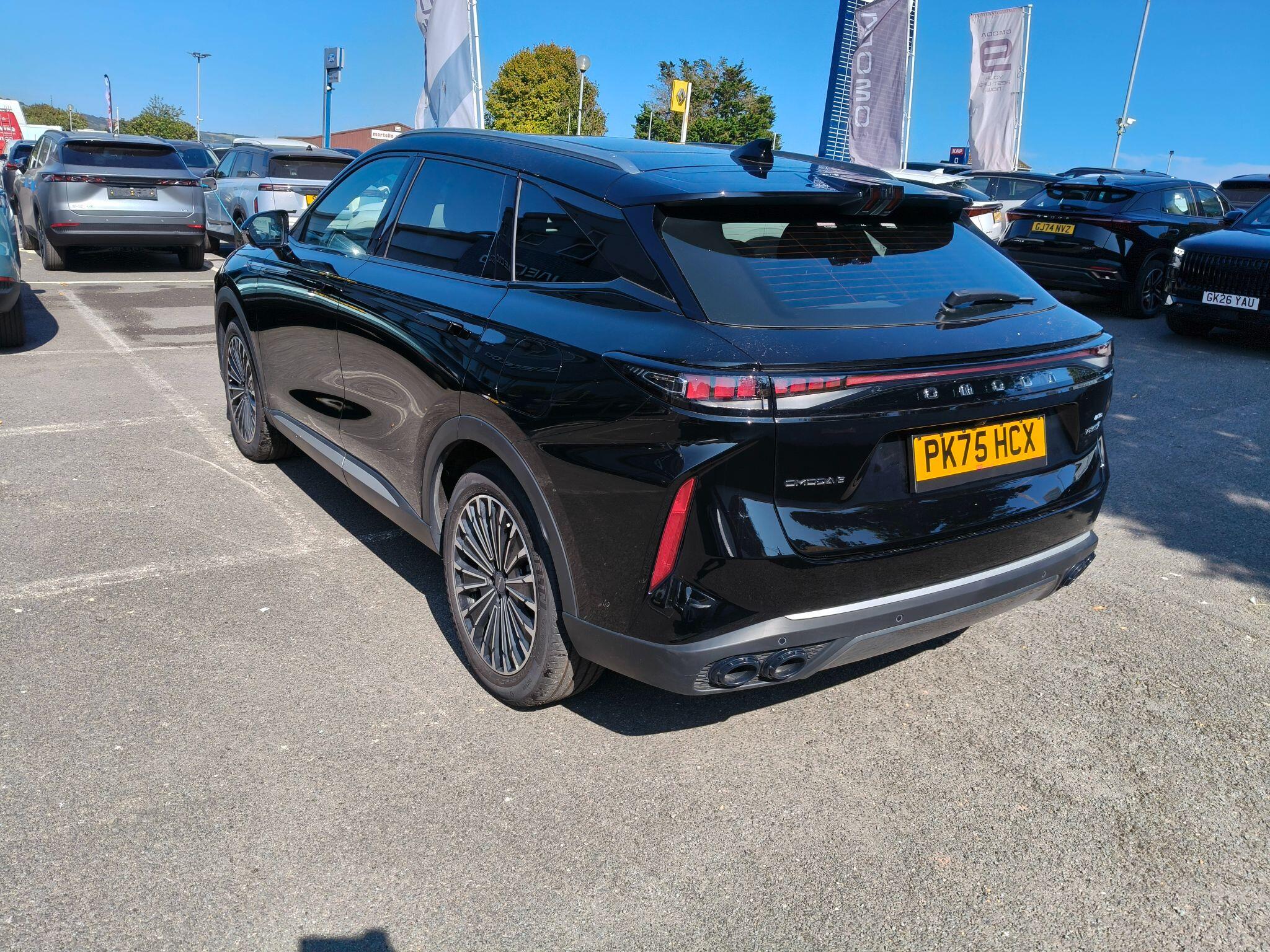 Large vehicle image